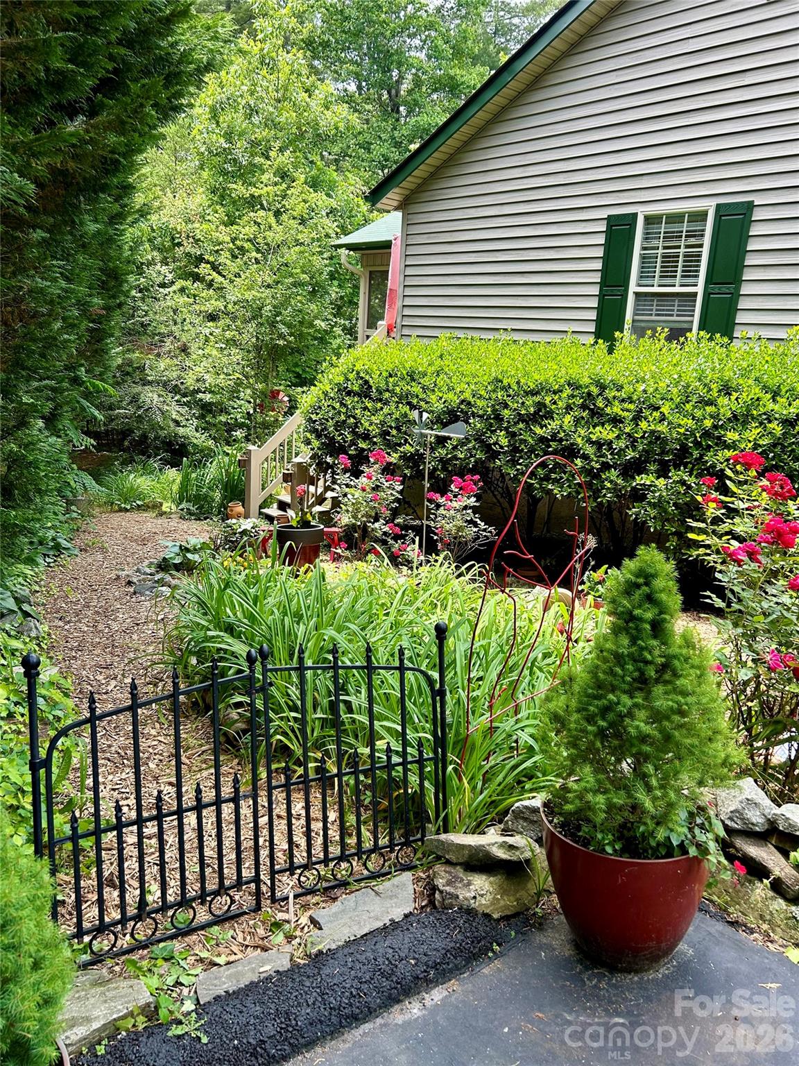 9 Tall Pines Road