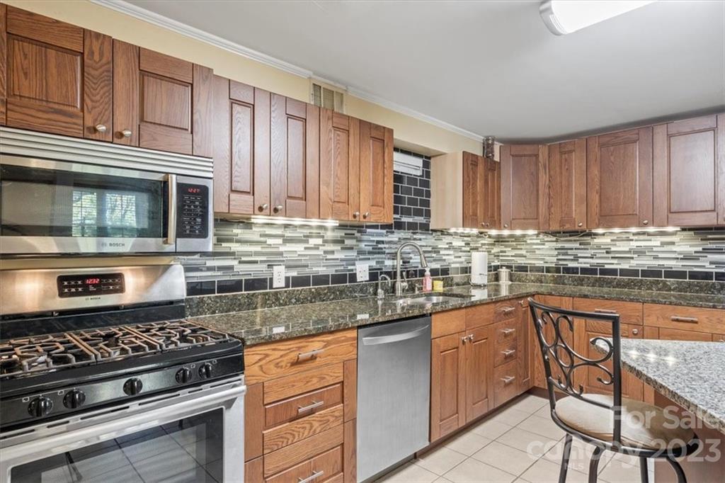 Royal Oaks - Residential