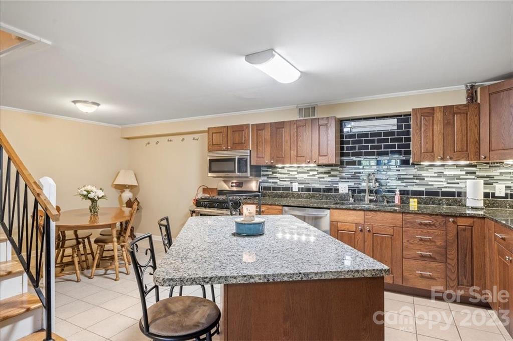 Royal Oaks - Residential