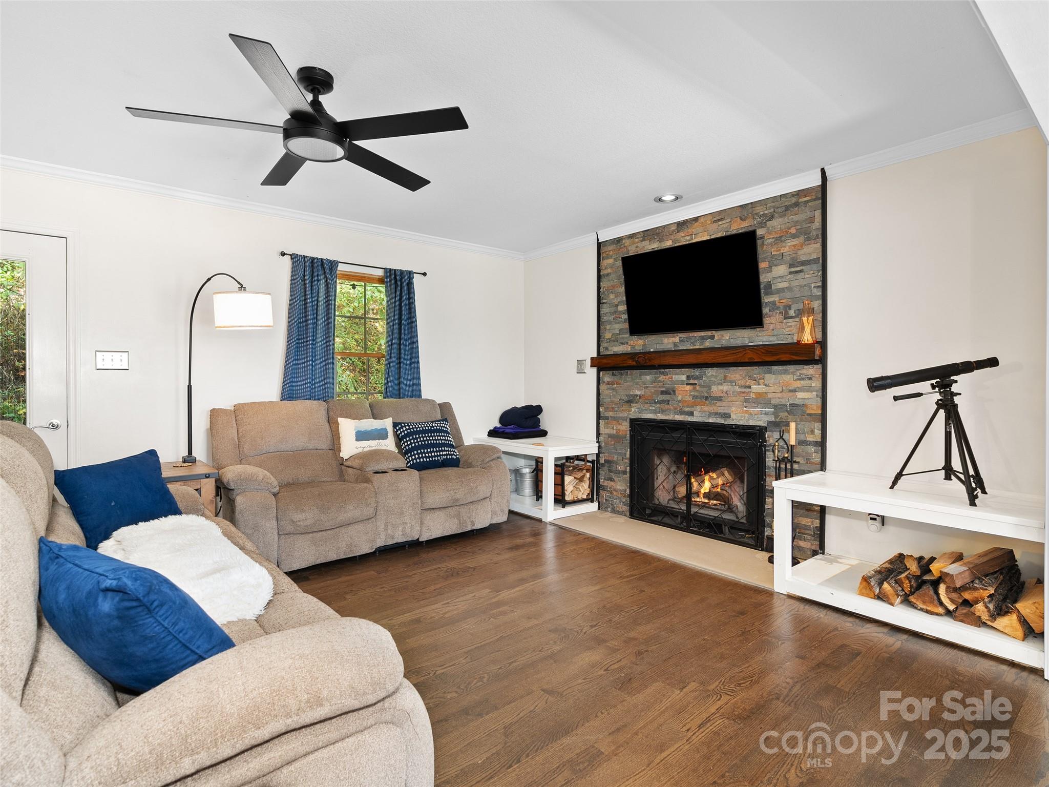 1231 Grandeur Heights