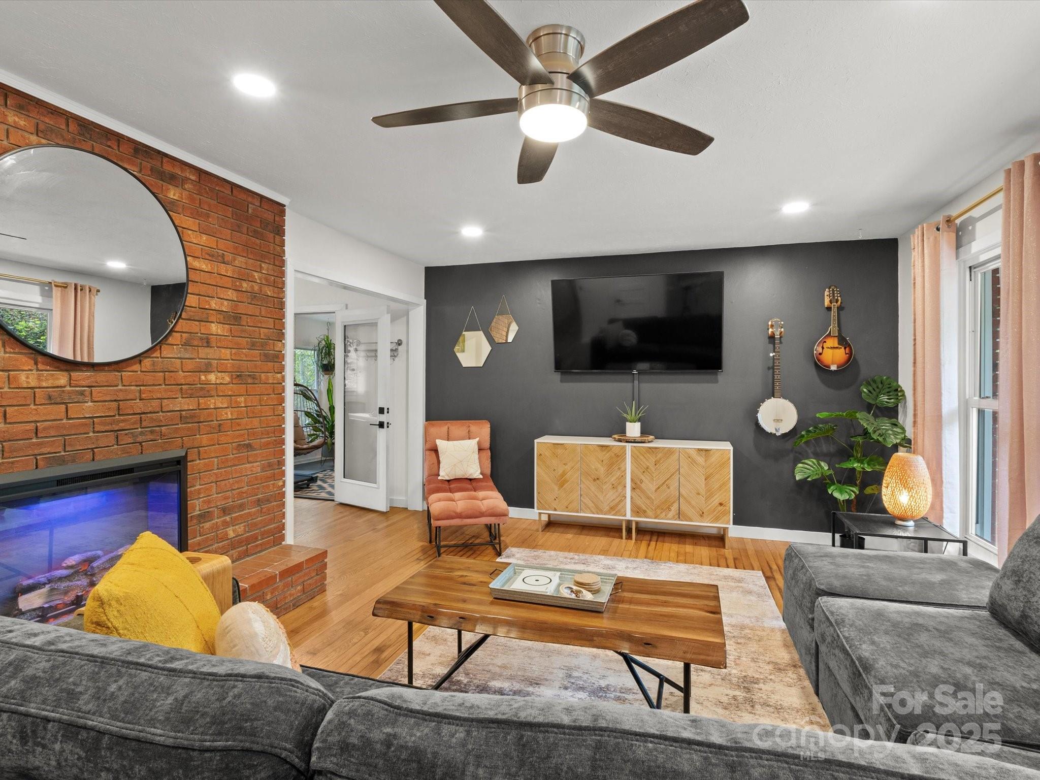 17 Hummingbird Lane