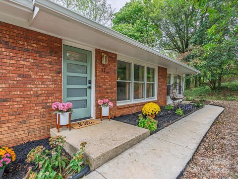 Photo of 17 Hummingbird Lane, Asheville, NC 28806 (MLS # 4311080)