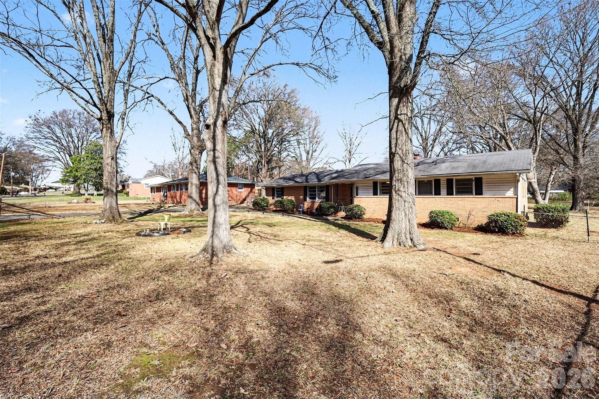 Lakeview Manor - Residential