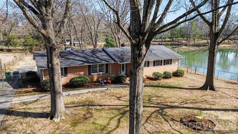 Photo of 4831 Dogwood Place, Charlotte, NC 28212 (MLS # 4349892)