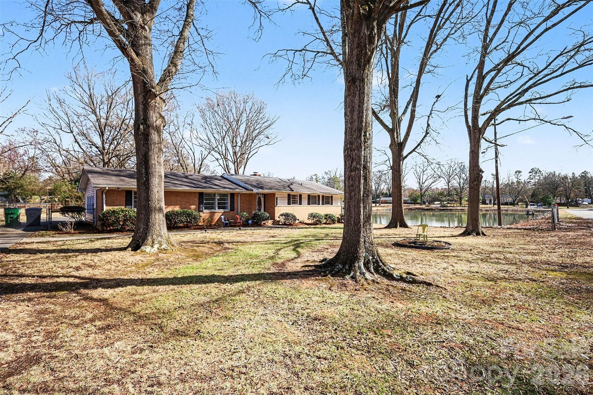 Lakeview Manor - Residential