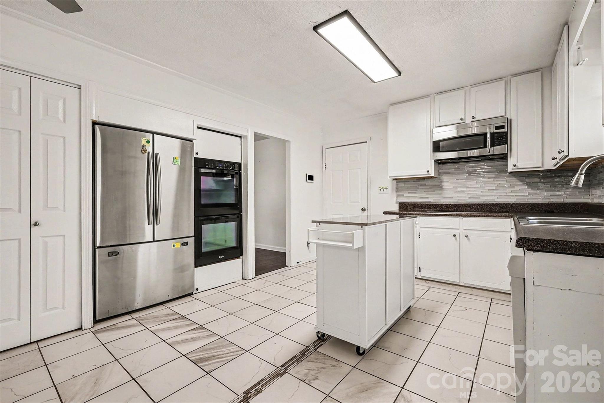 Lakeview Manor - Residential