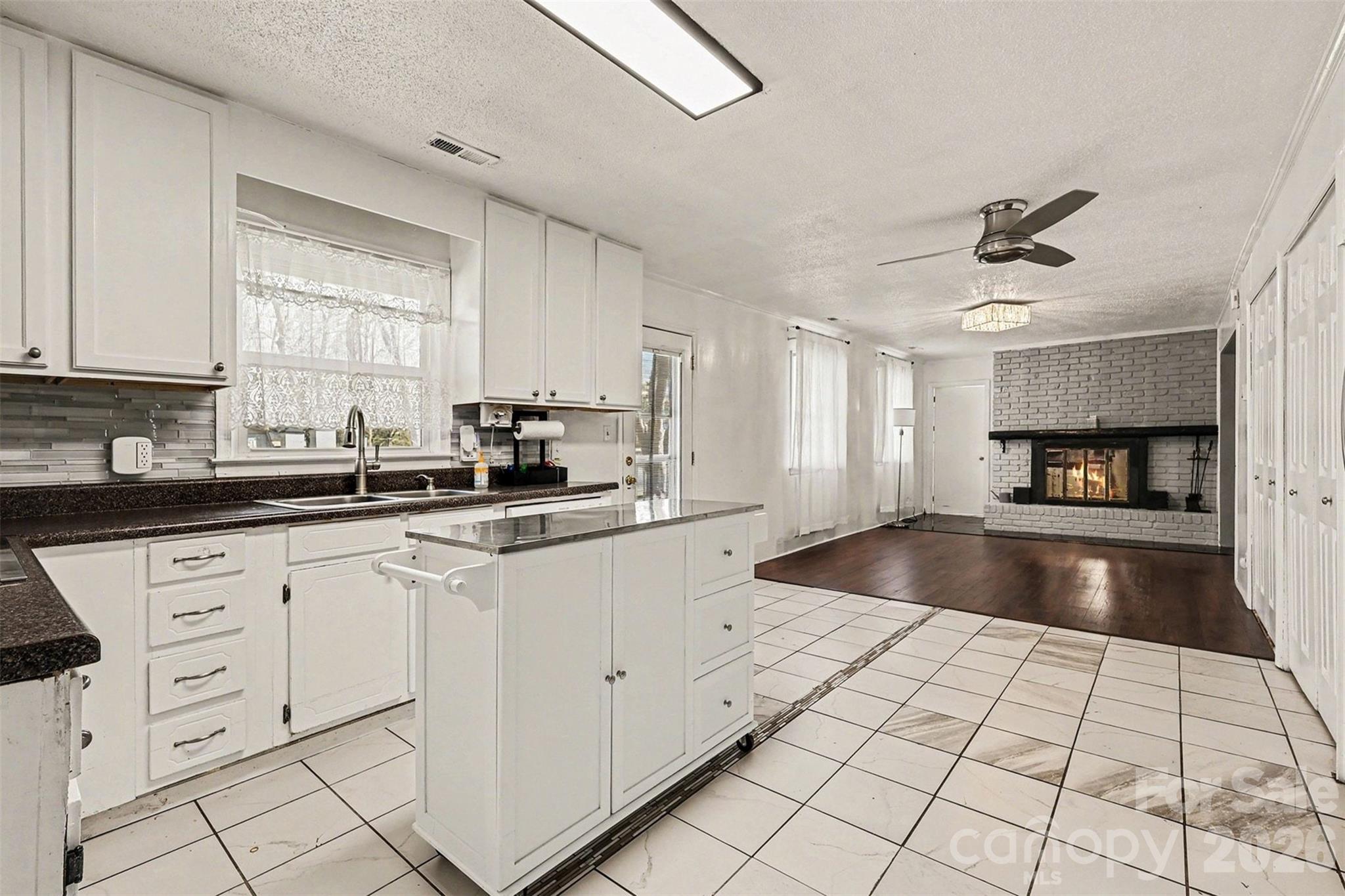 Lakeview Manor - Residential