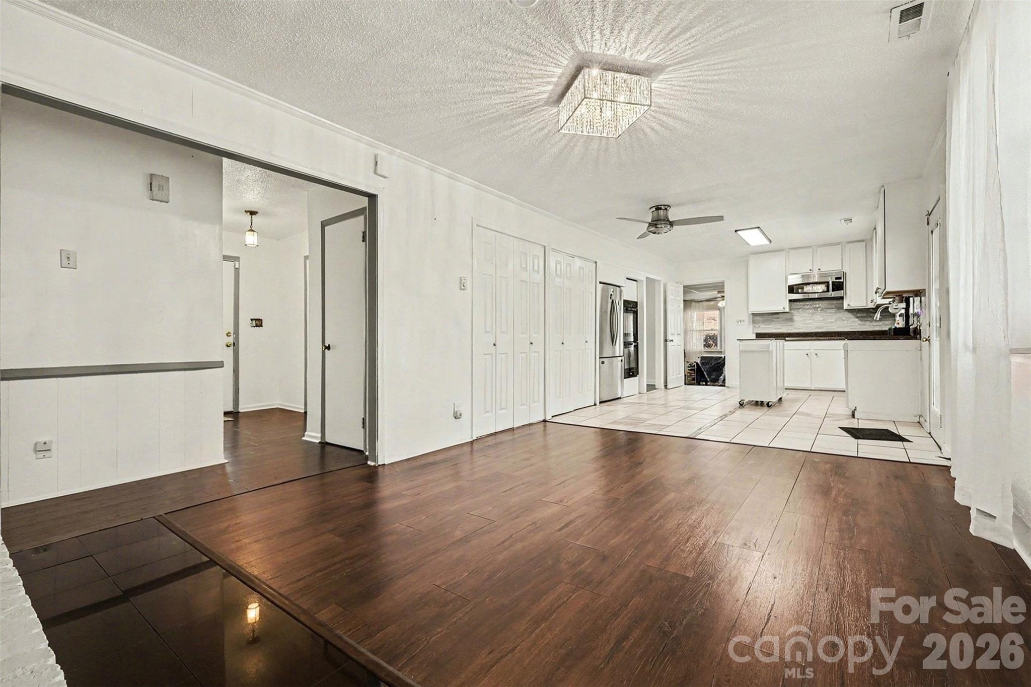 Lakeview Manor - Residential