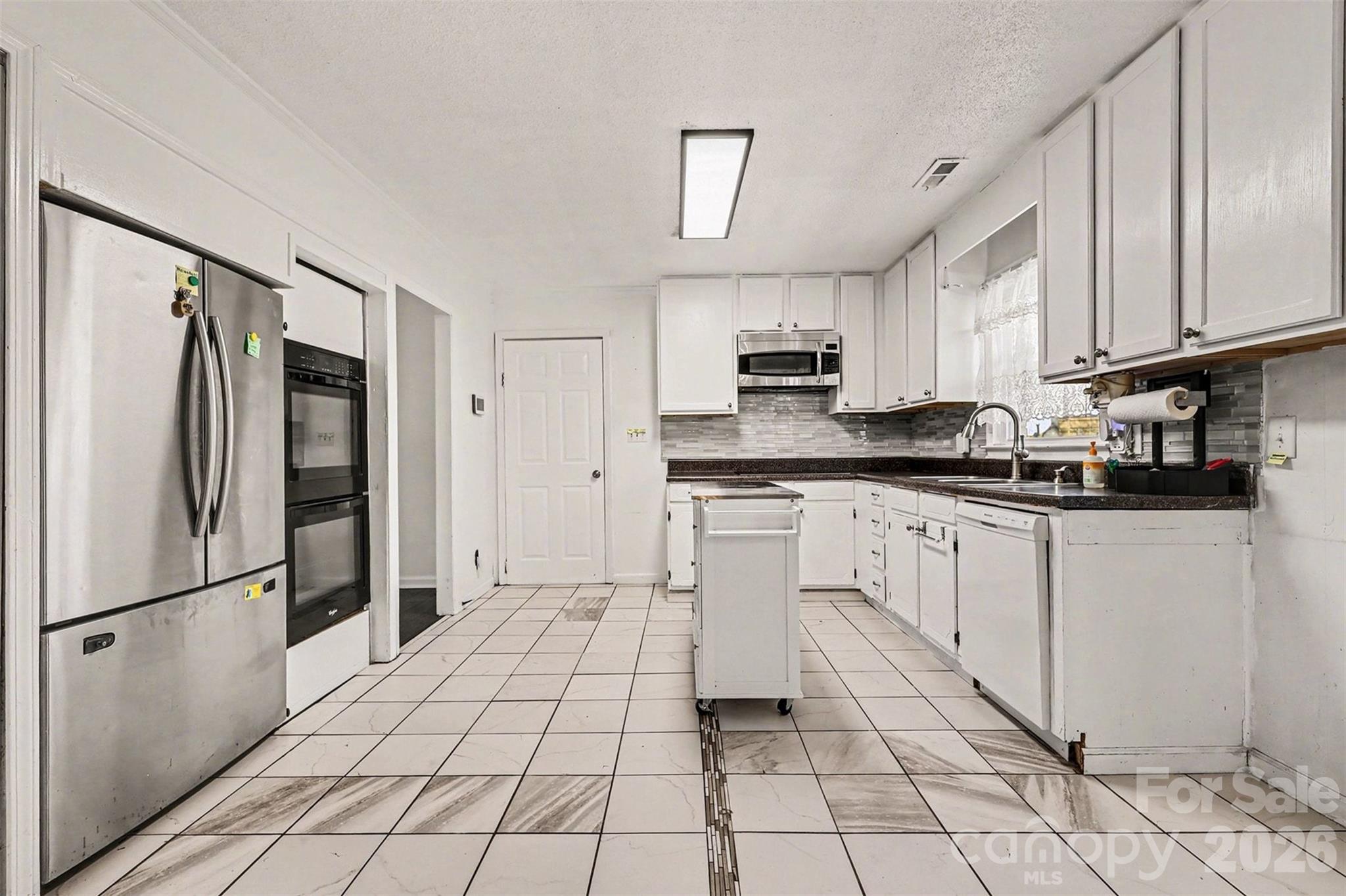 Lakeview Manor - Residential