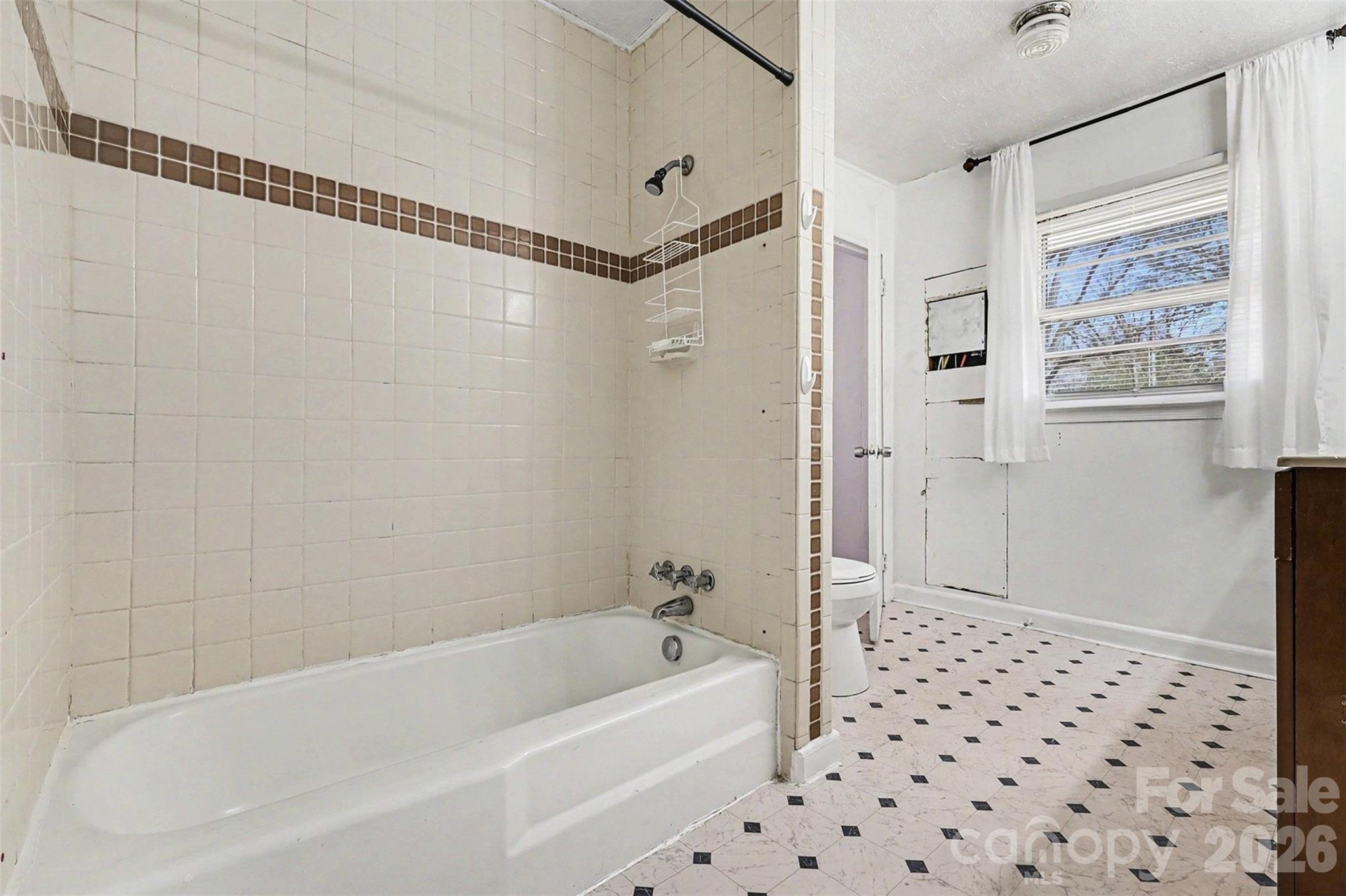 Lakeview Manor - Residential