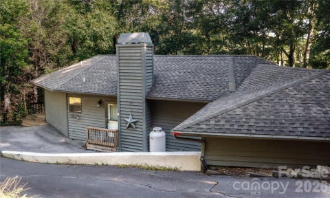 Photo of 997 Winterstar Loop, Burnsville, NC 28714 (MLS # 4427231)