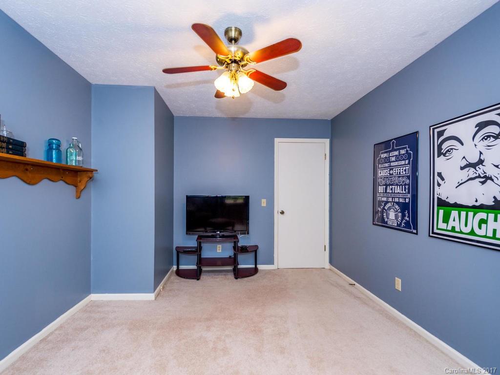 English Hills - Residential