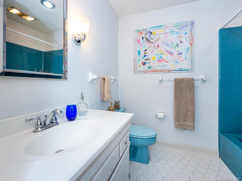 English Hills - Residential