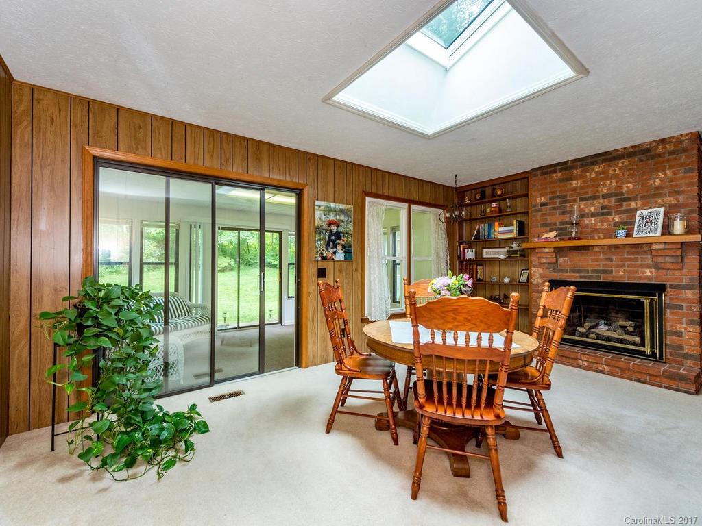 English Hills - Residential