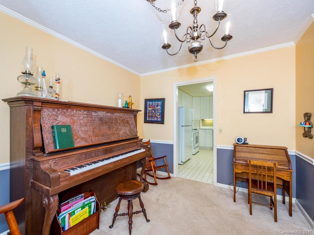 English Hills - Residential