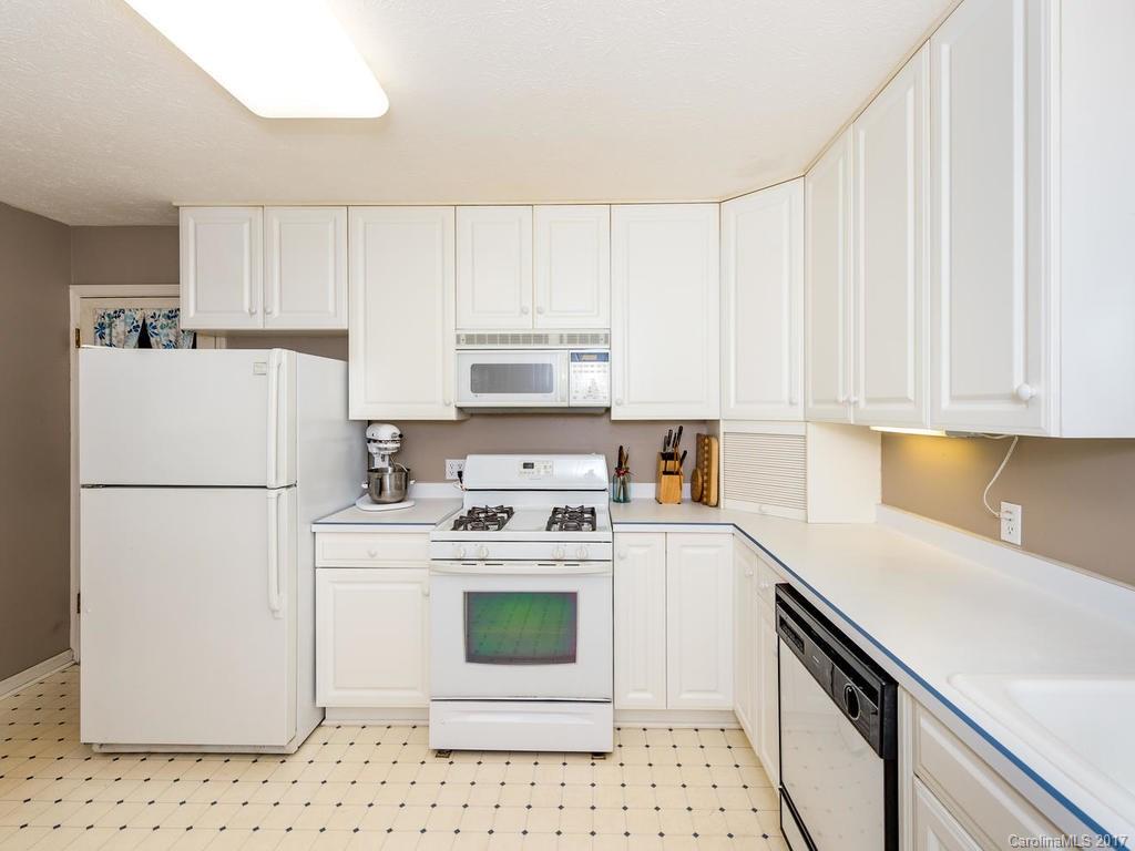 English Hills - Residential