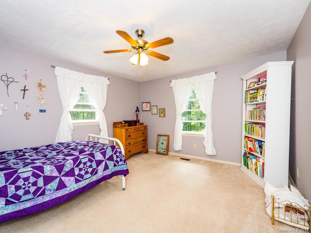 English Hills - Residential