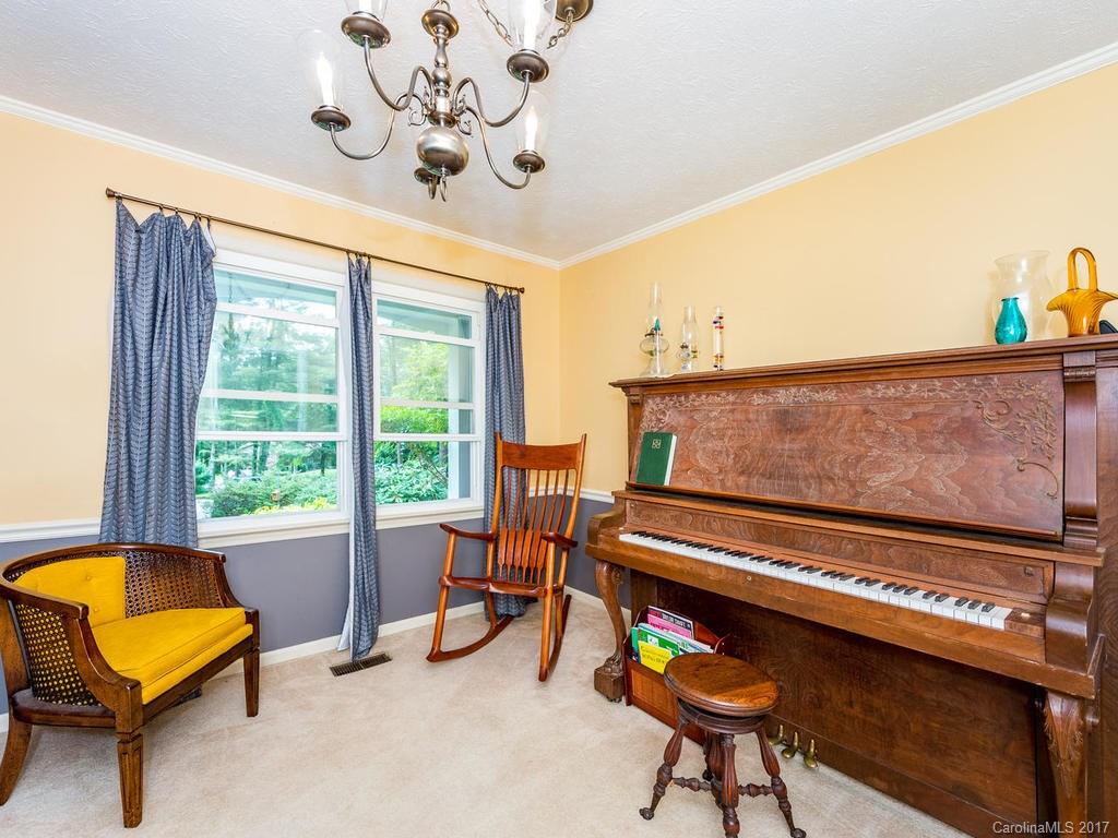 English Hills - Residential