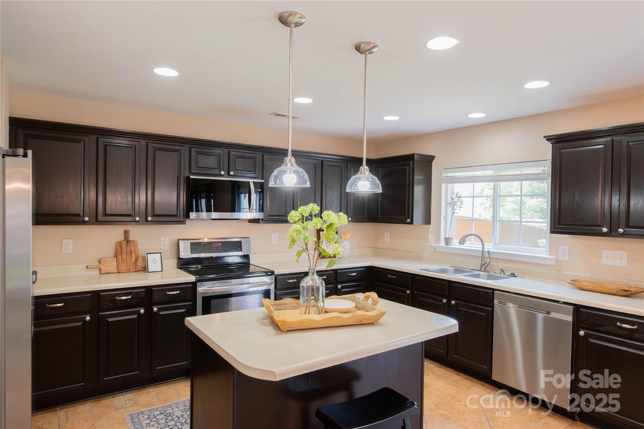 English Trails - Residential