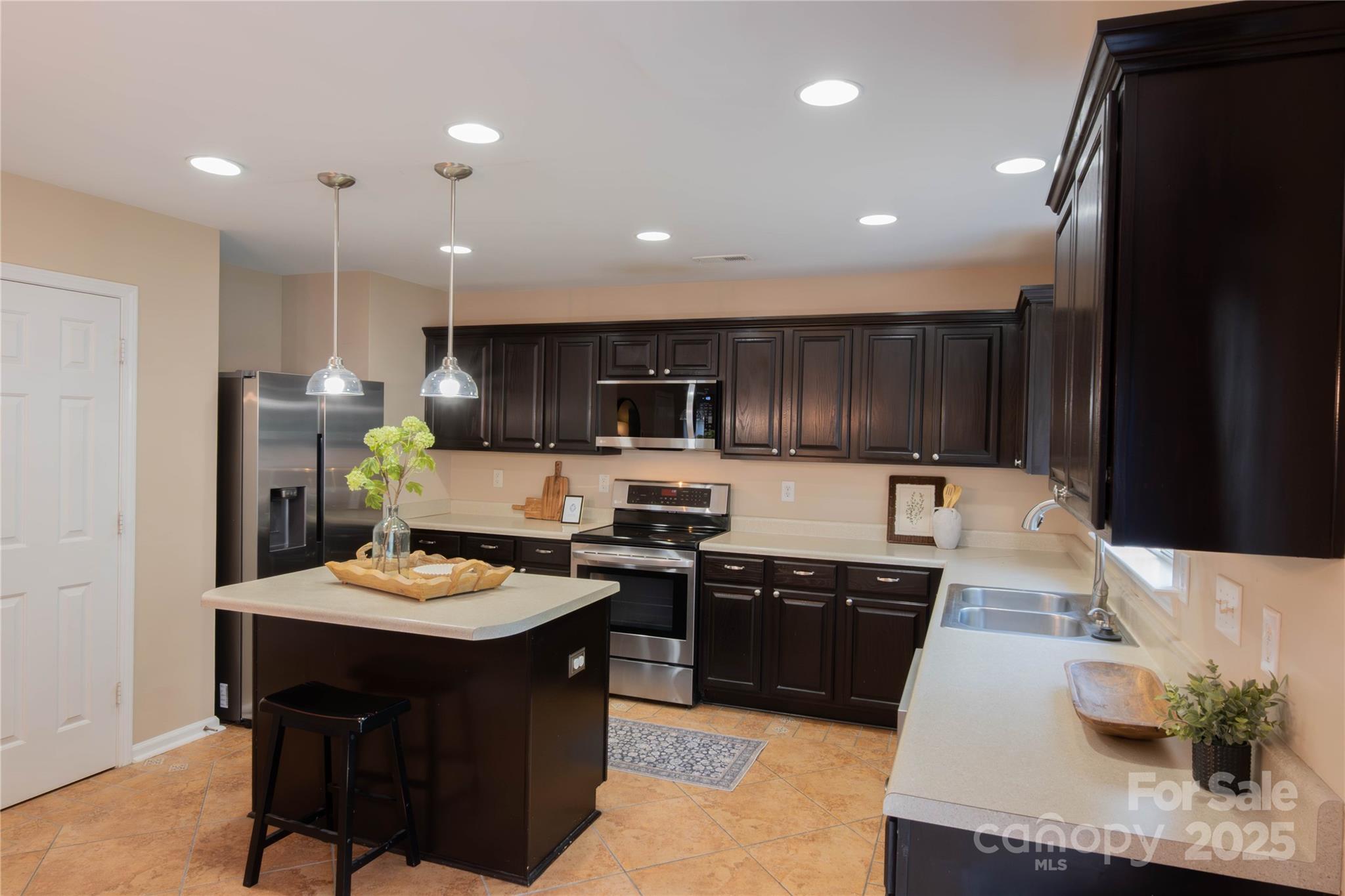 English Trails - Residential