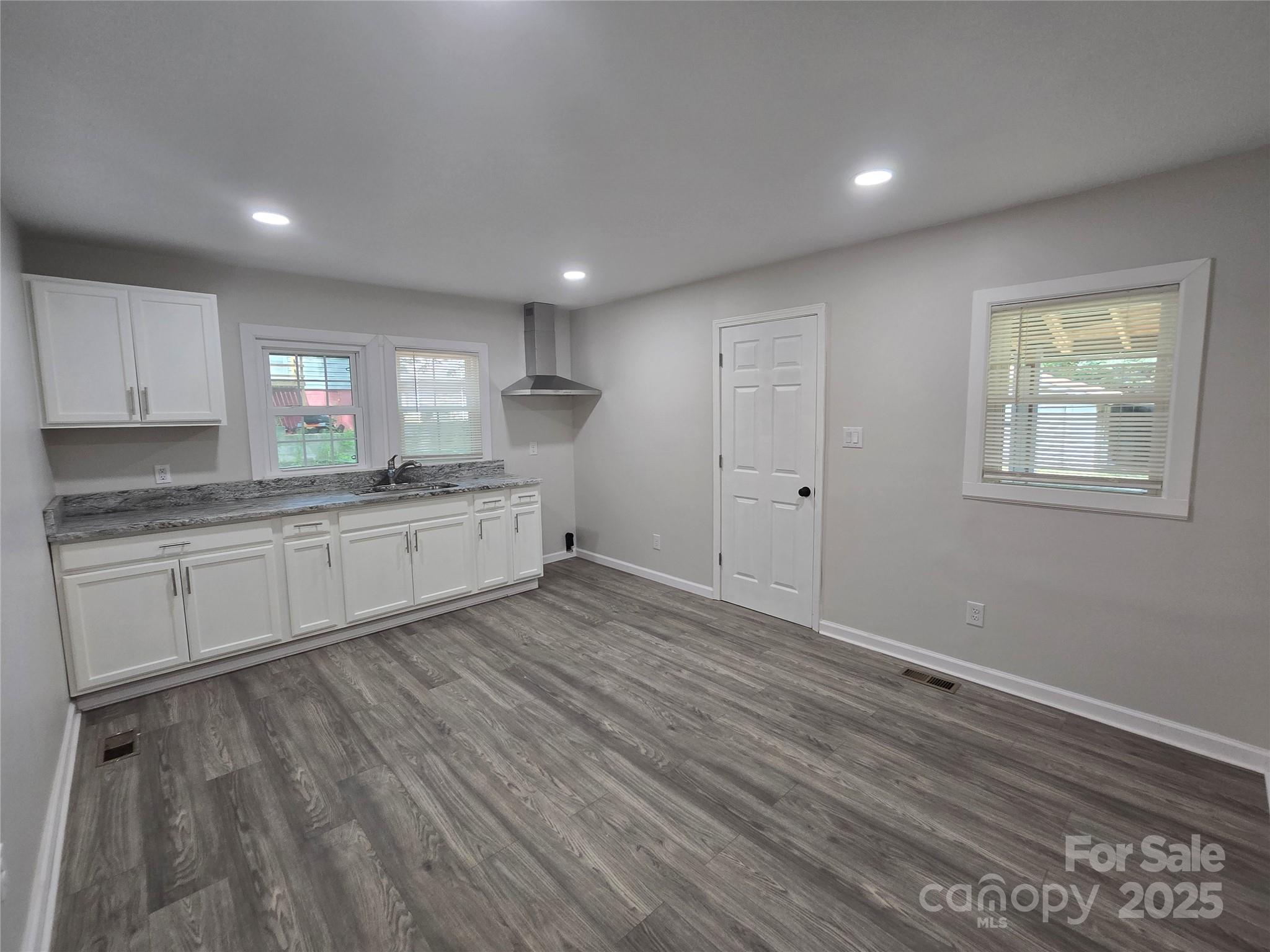 105 Eastside Drive SW