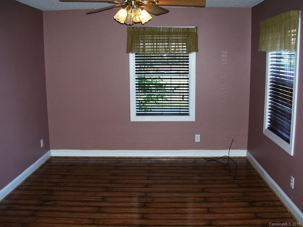 Falcon Crest - Residential