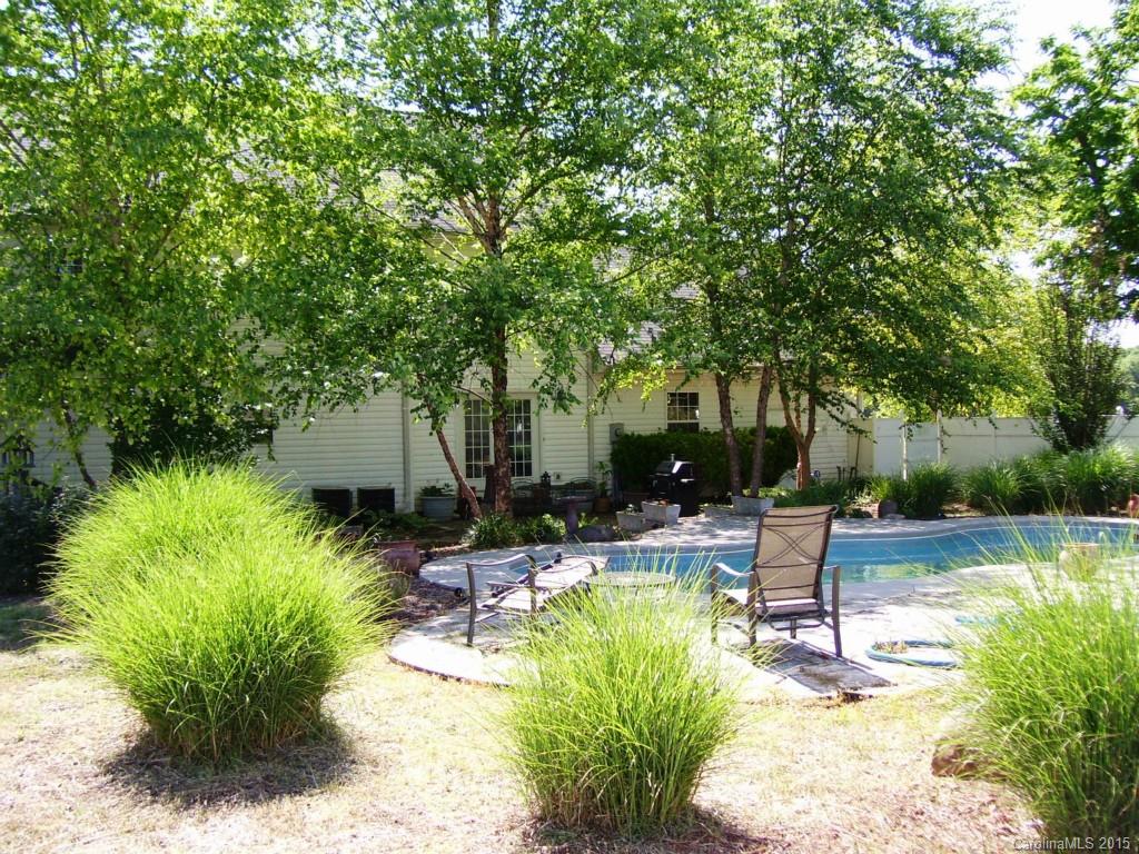 Falcon Crest - Residential