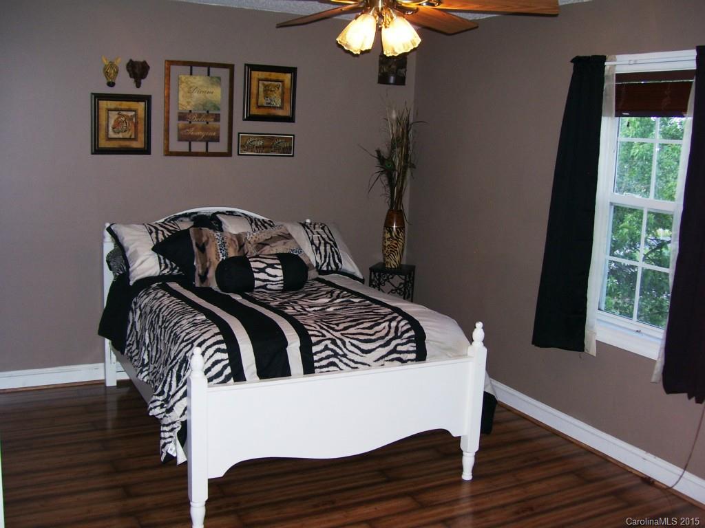 Falcon Crest - Residential