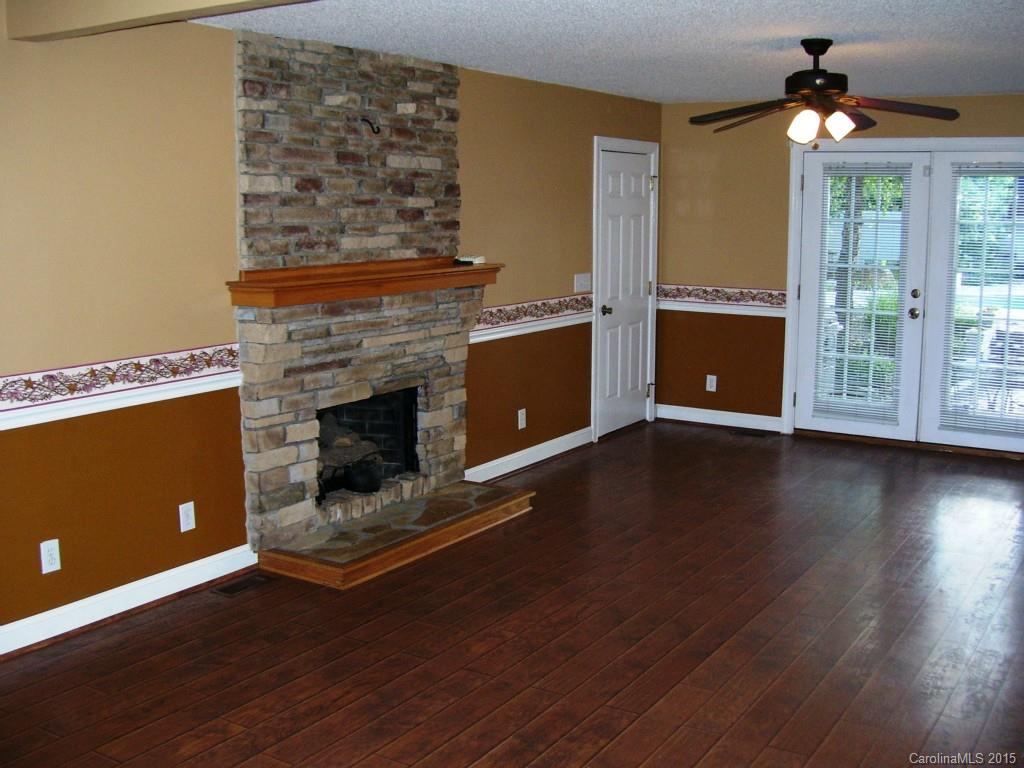 Falcon Crest - Residential