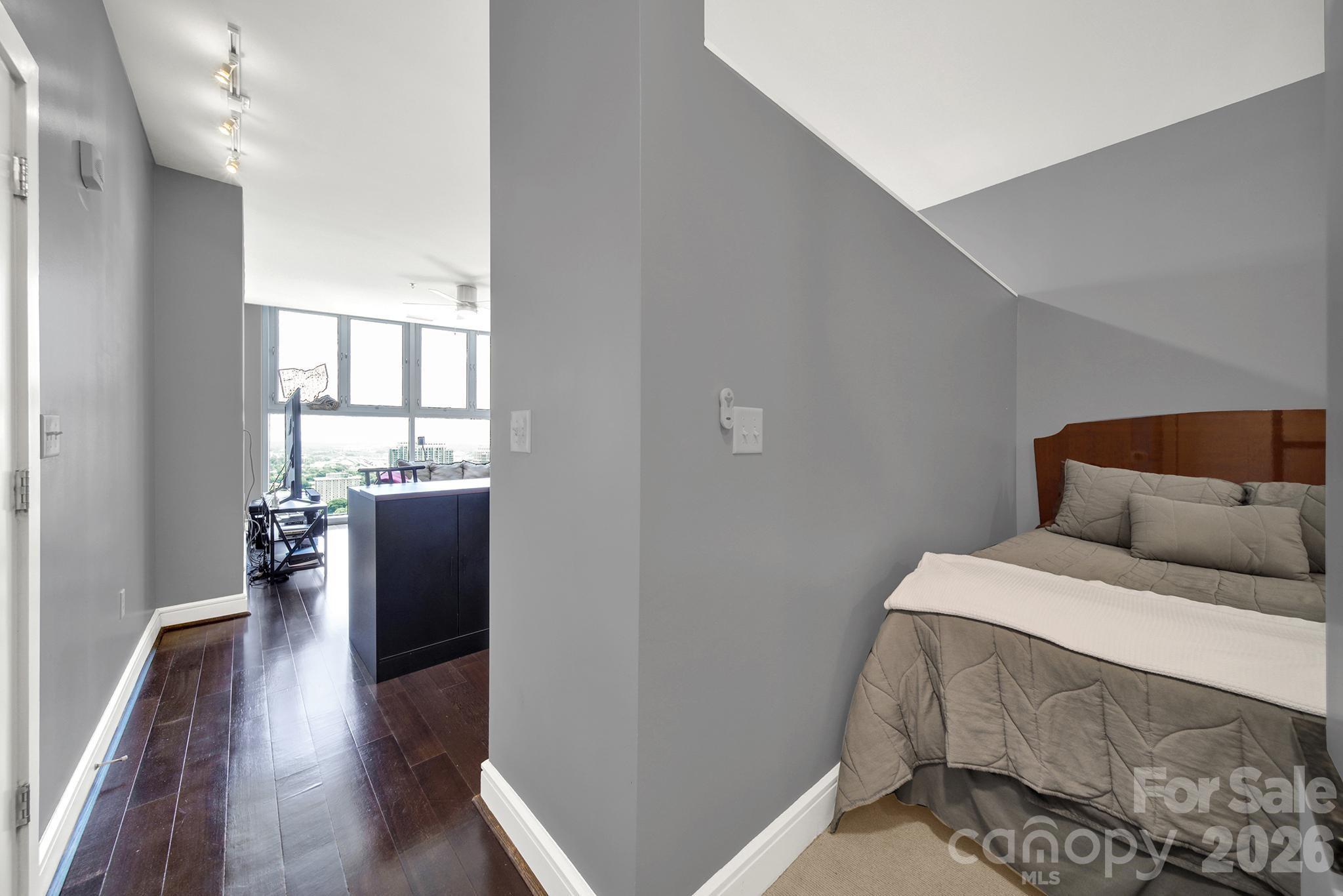 333 W Trade Street 2701