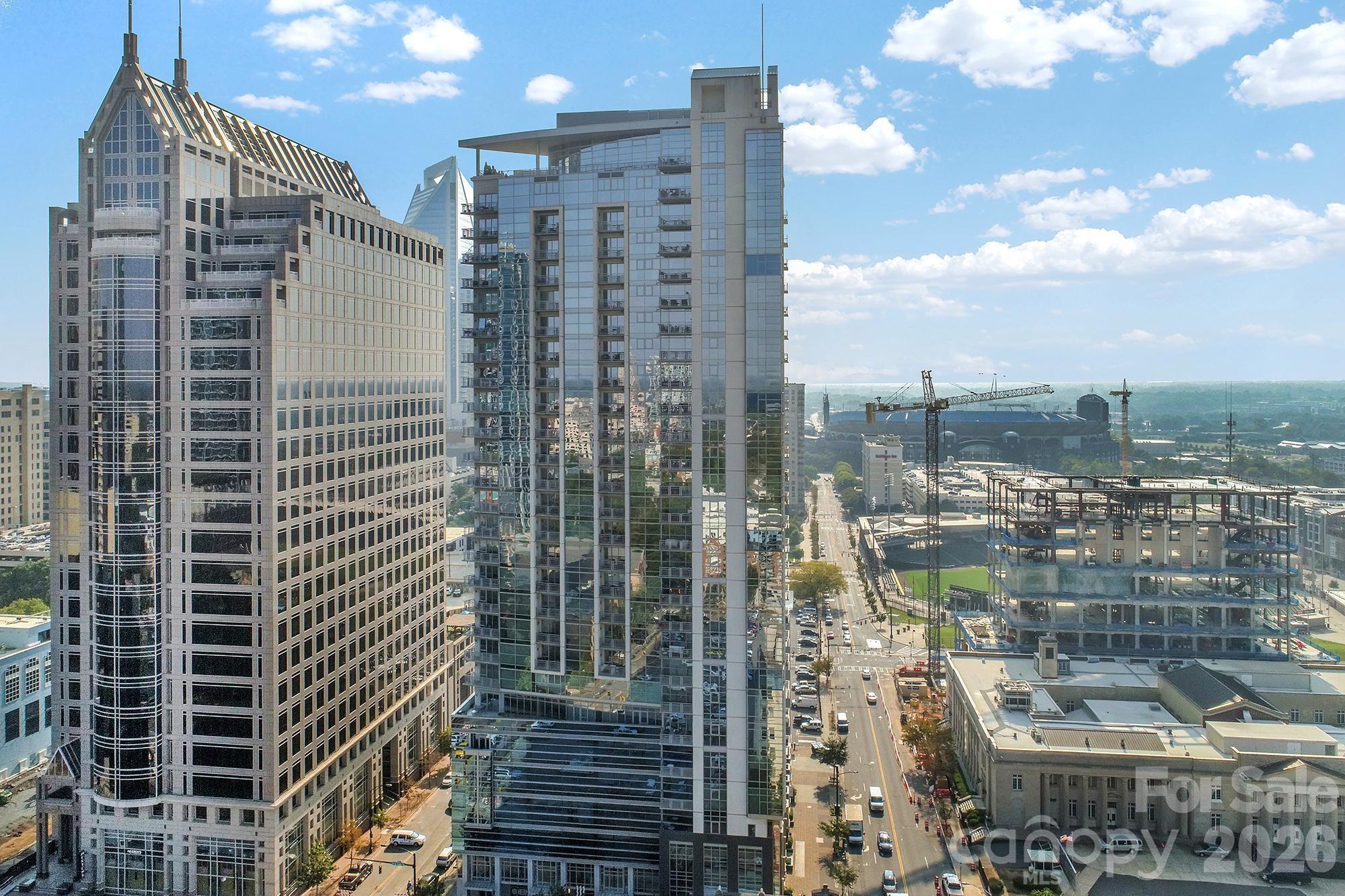 333 W Trade Street 2701