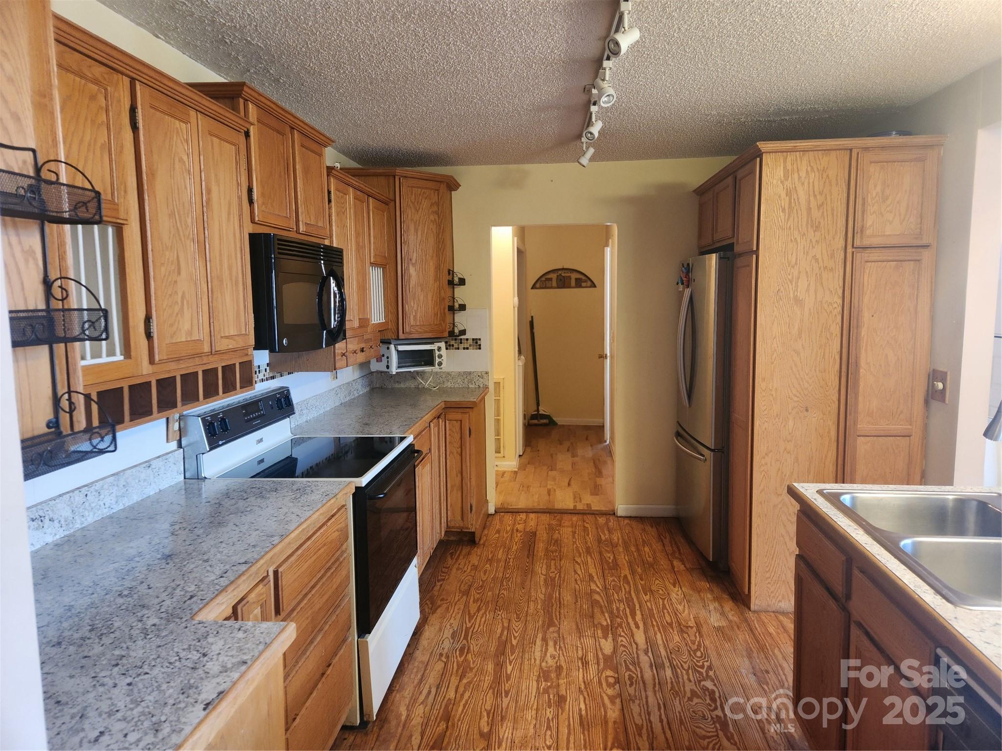 201 Ridge View Circle
