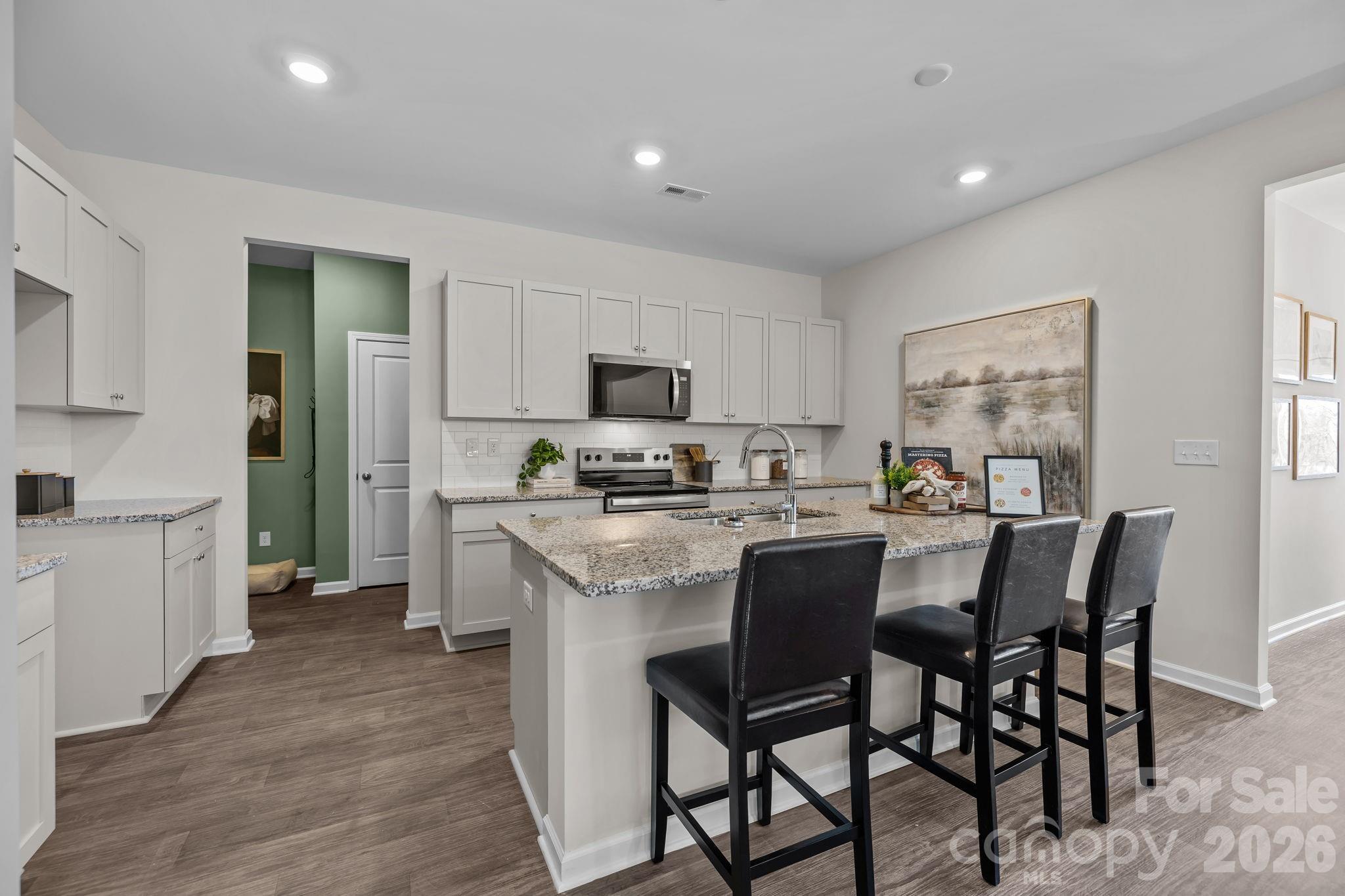 1043 Rocking Horse Road