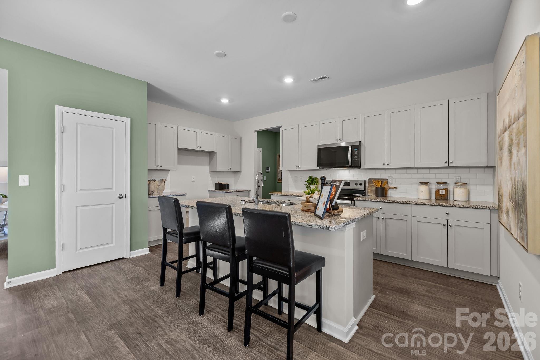 1043 Rocking Horse Road