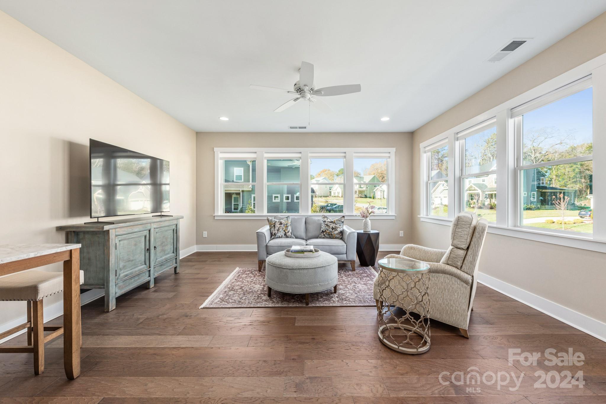 Hollins Grove - Residential