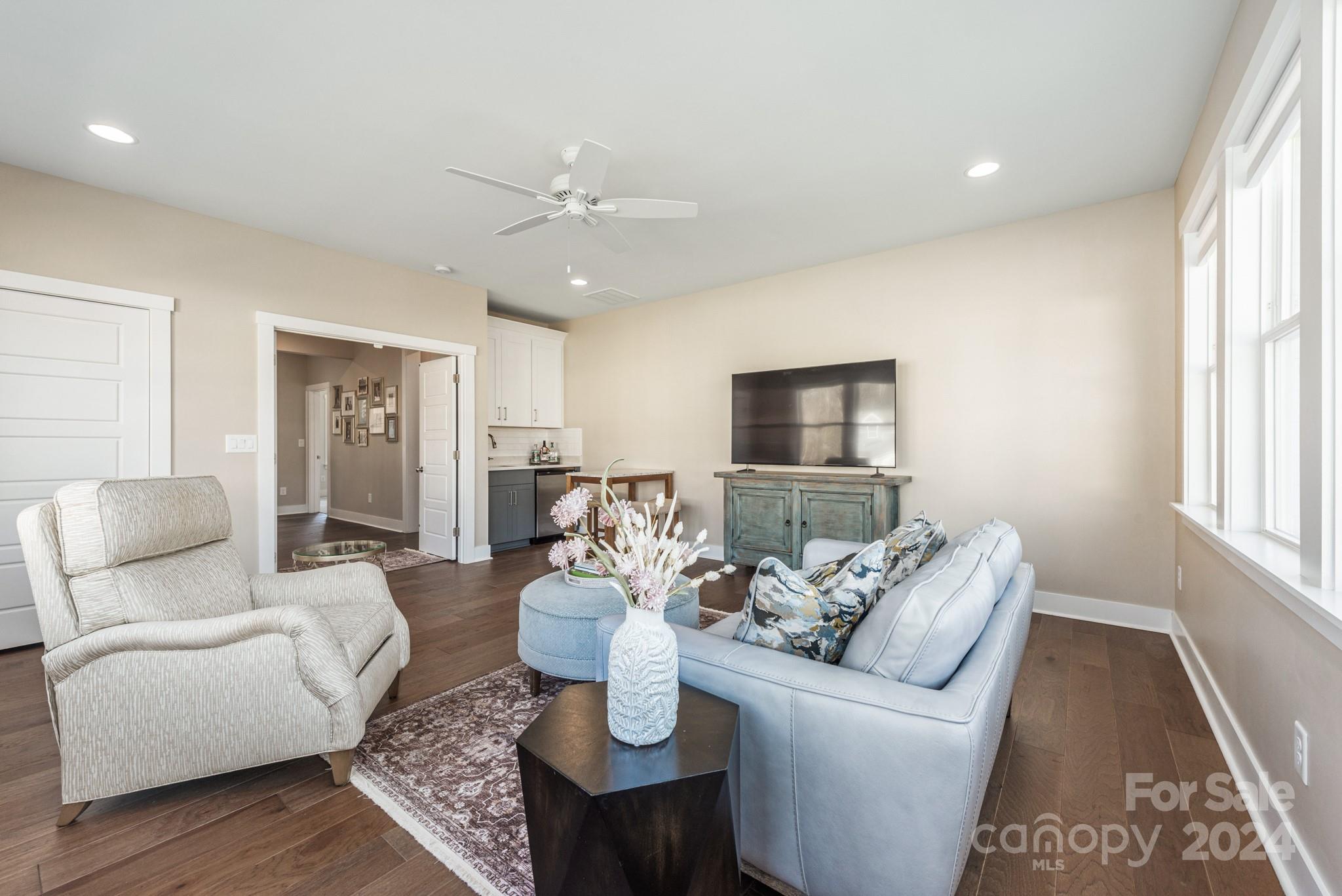 Hollins Grove - Residential