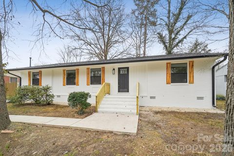 3900 Foxford Place Charlotte NC 28215