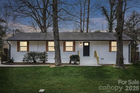 3900 Foxford Place Charlotte NC 28215