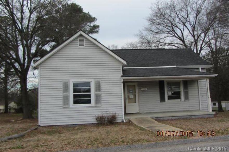 2/1 ranch, vinyl siding. Roof appears to be new in the last several years. Large rocking chair front porch. Large flat back yard. Close to amenities. Wood floors in living areas.