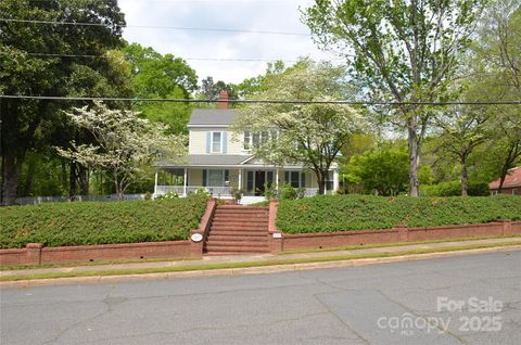 Photo of 427 Pee Dee Avenue, Albemarle, NC 28001 (MLS # 4285888)