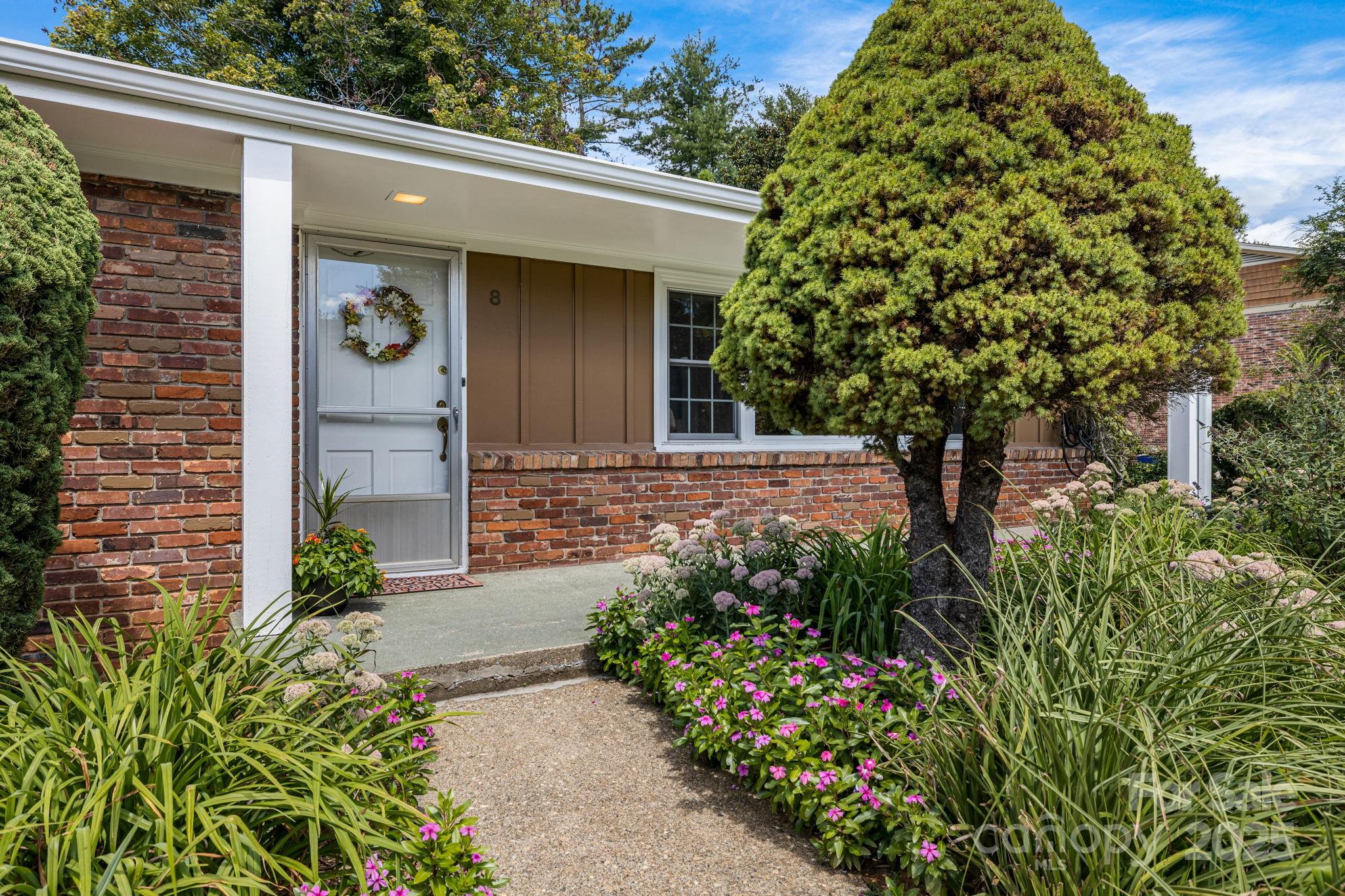 8 Fox Chase Road