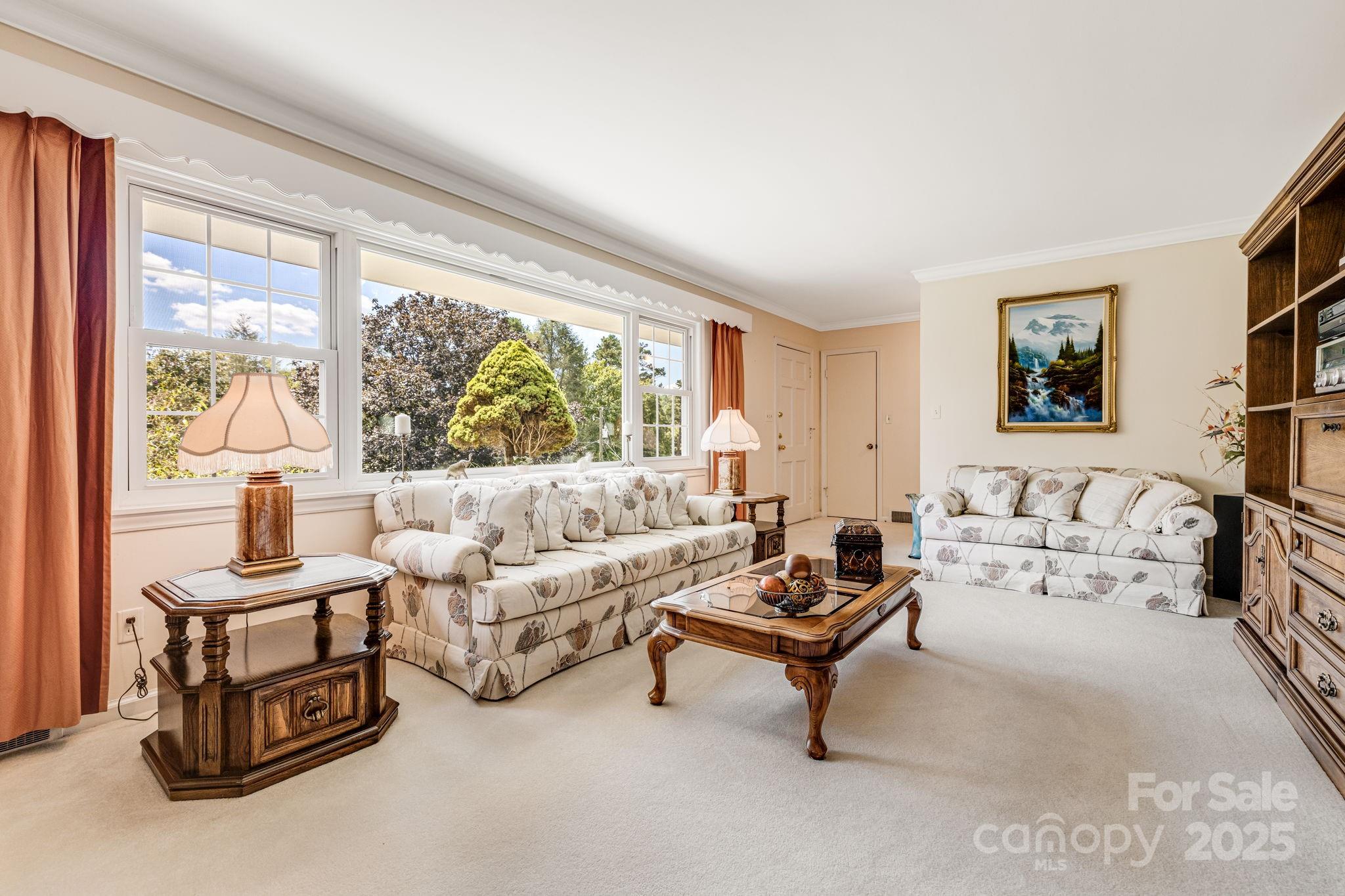 8 Fox Chase Road