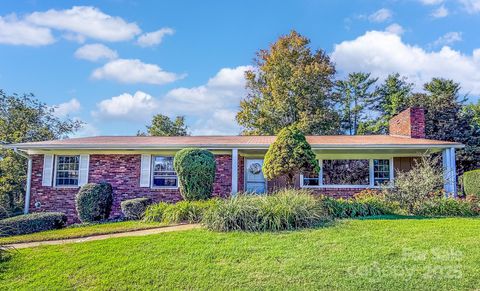 8 Fox Chase Road Asheville NC 28804