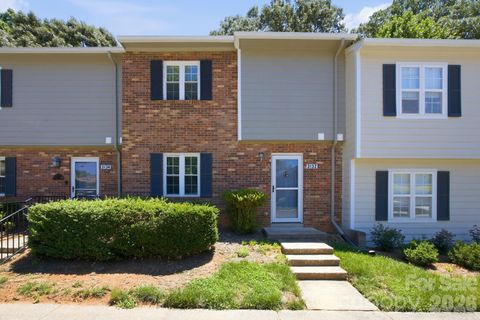 Photo of 3132 Heathstead Place, Charlotte, NC 28210 (MLS # 4389913)