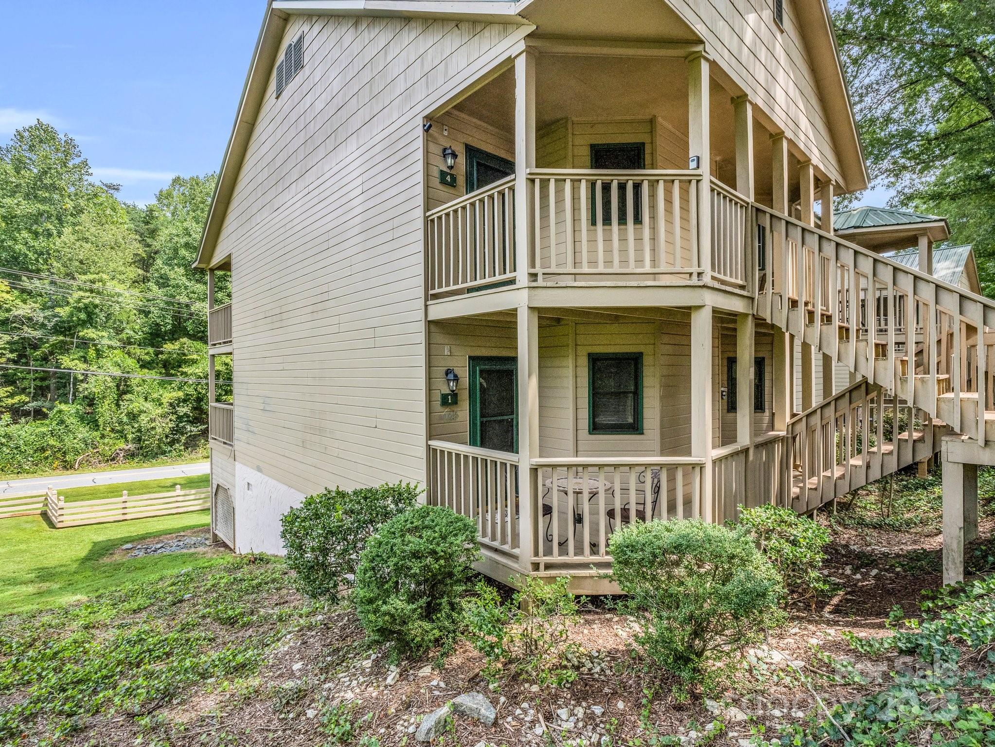 160 Whitney Boulevard 1