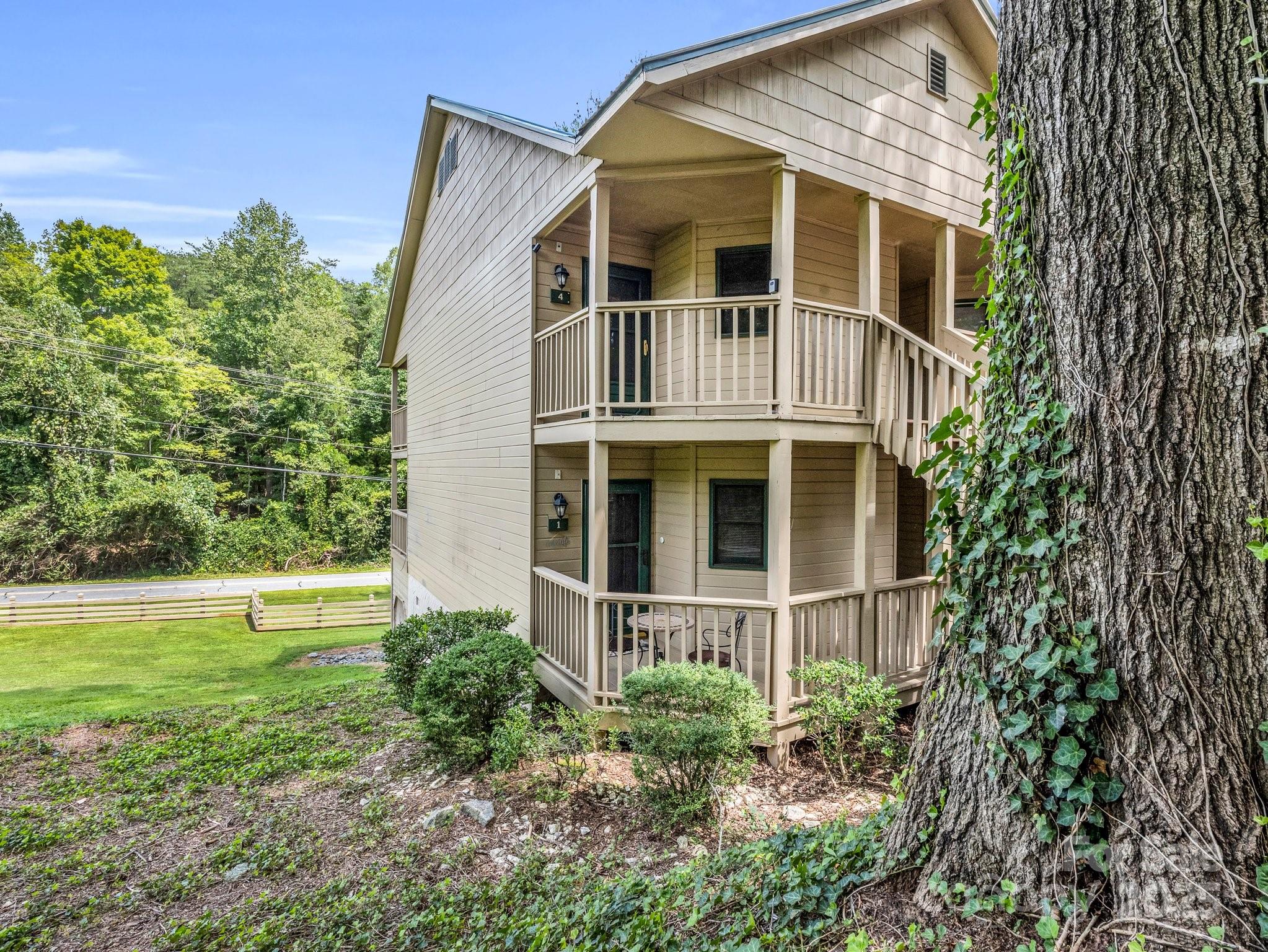 160 Whitney Boulevard 1