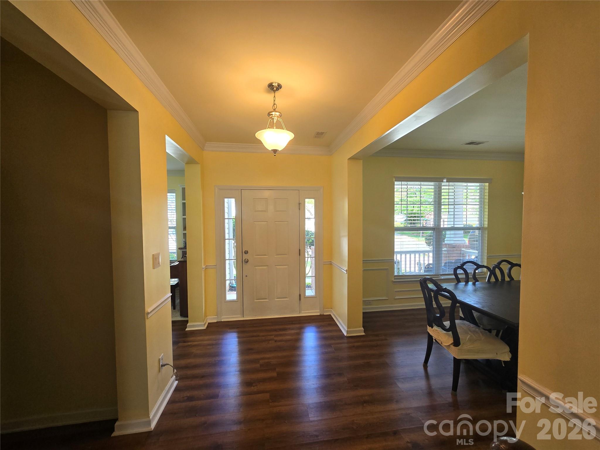 8006 Fine Robe Drive