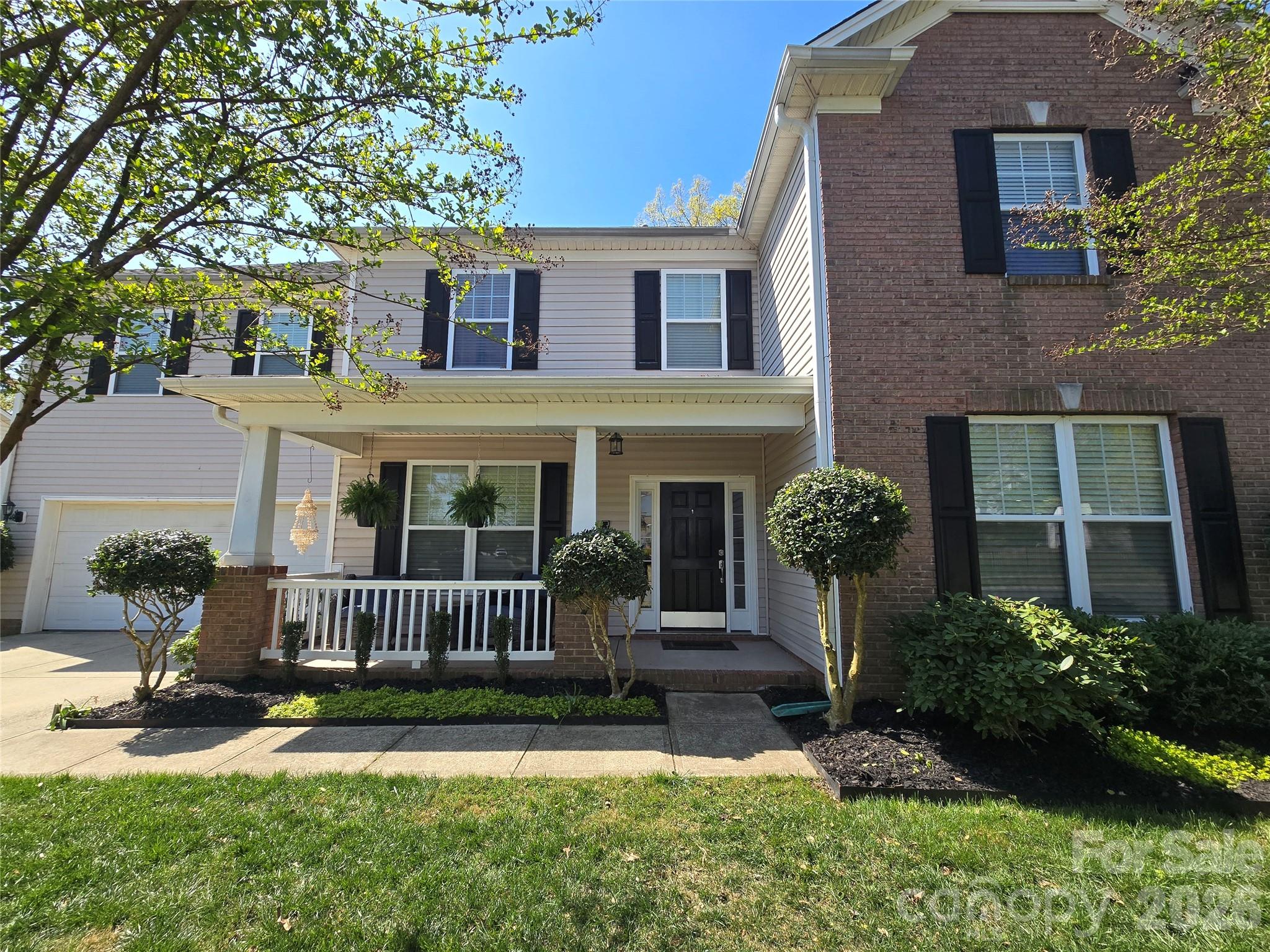 8006 Fine Robe Drive