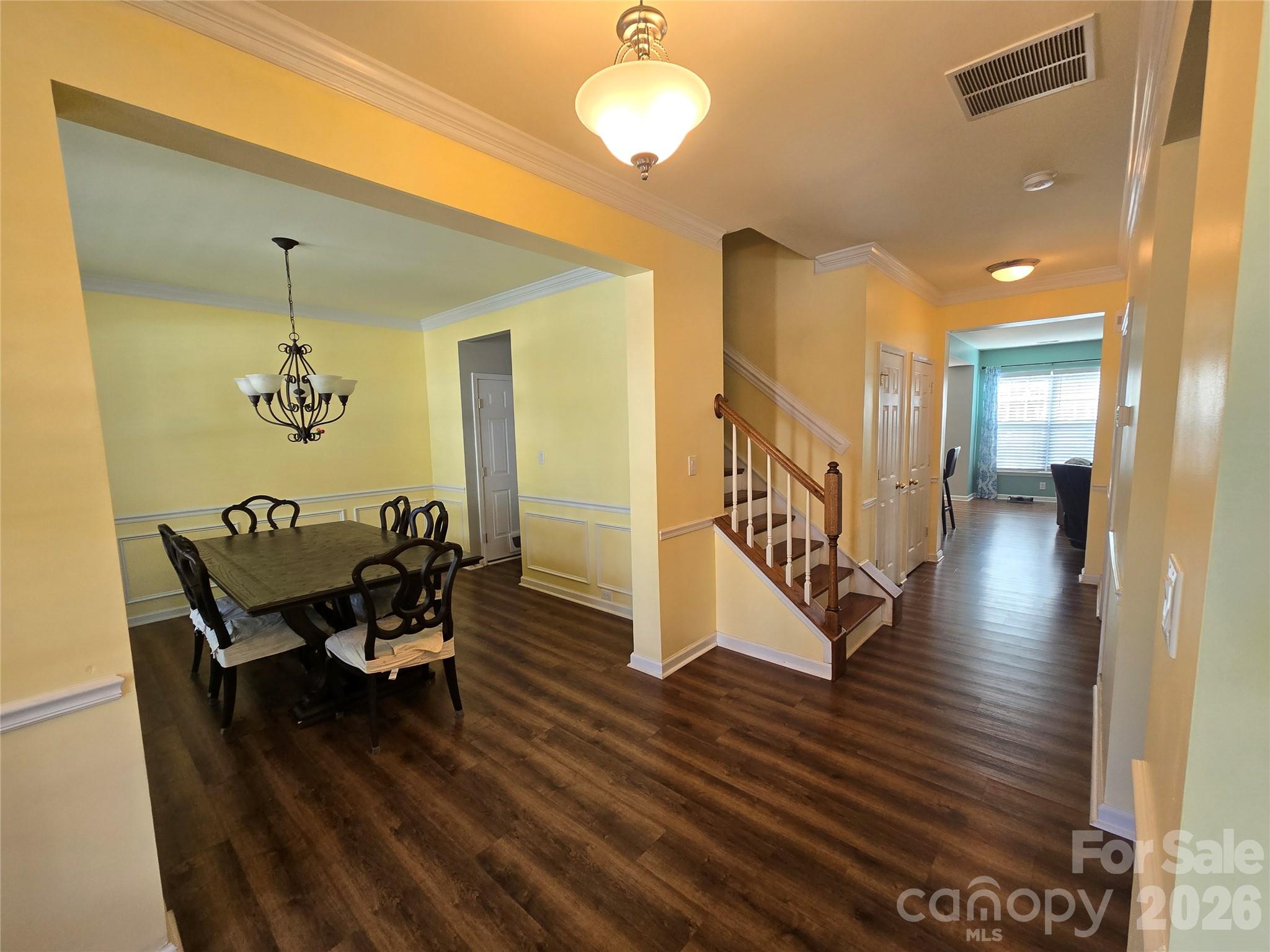 8006 Fine Robe Drive