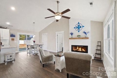 2305 Holly Lane Shelby NC 28150